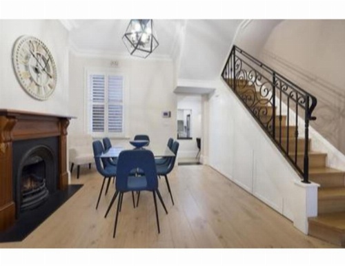 Elegant Renovated Terrace Close To City image 26